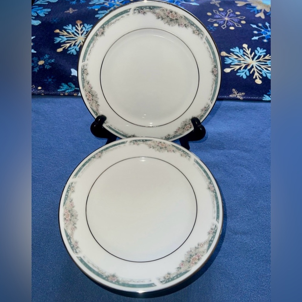 LN 4- LEGENDARY SWEET SAVANNAH NORITAKE BREAD & BUTTER PORCELAIN CHINA PLATES. - Picture 3 of 4
